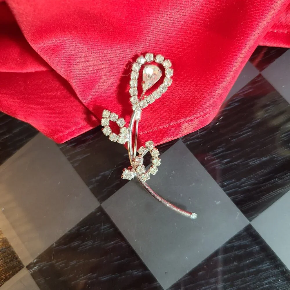 Vintage Brooch For Sale ✅Fast Shipping ✅ ✅USPS Tracking✅ ✅Private Offers…